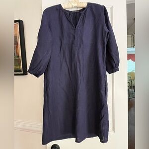 Cut-Loose navy blue linen dress with pockets & three-quarter sleeves!